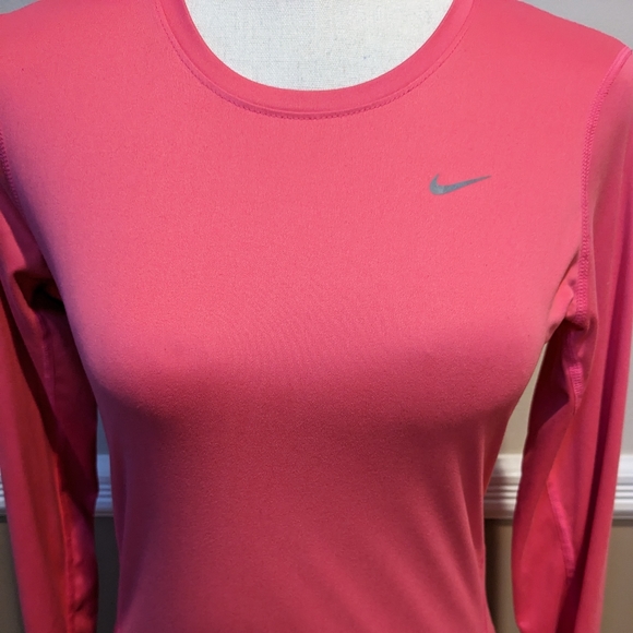 Women's NIKE Dri-fit long sleeve polyester top. Size small. - Picture 2 of 10